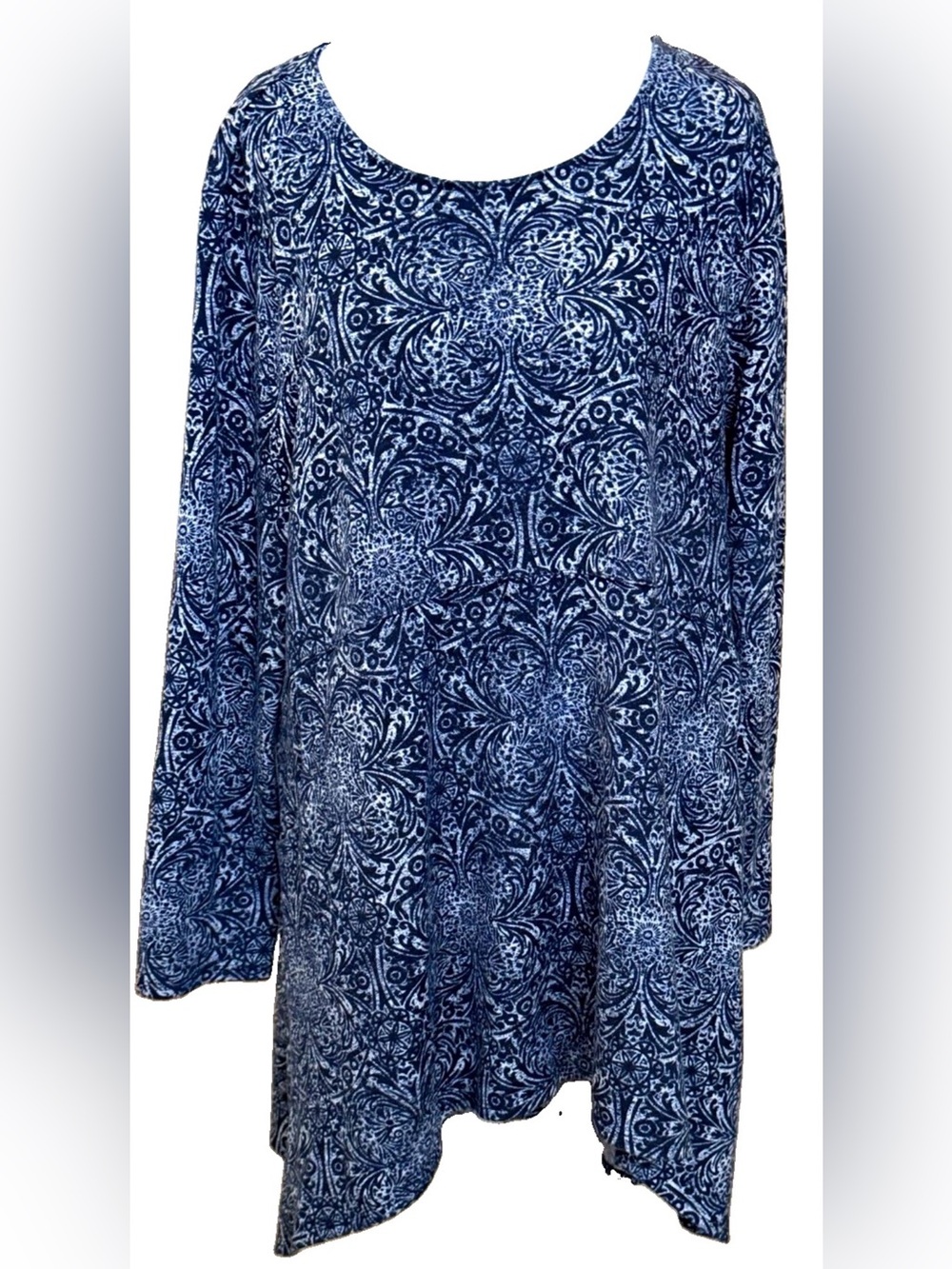Chico's Size 3 XL Navy Blue + White Medallion Knit Hi Low Hem Tunic Top Blouse